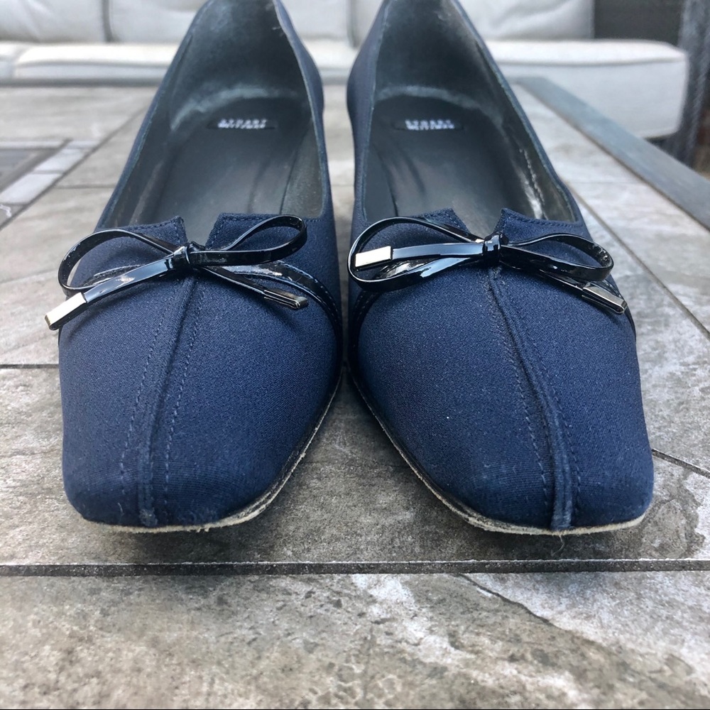 Stuart Weitzman Kitten Heel With Bow - image 3